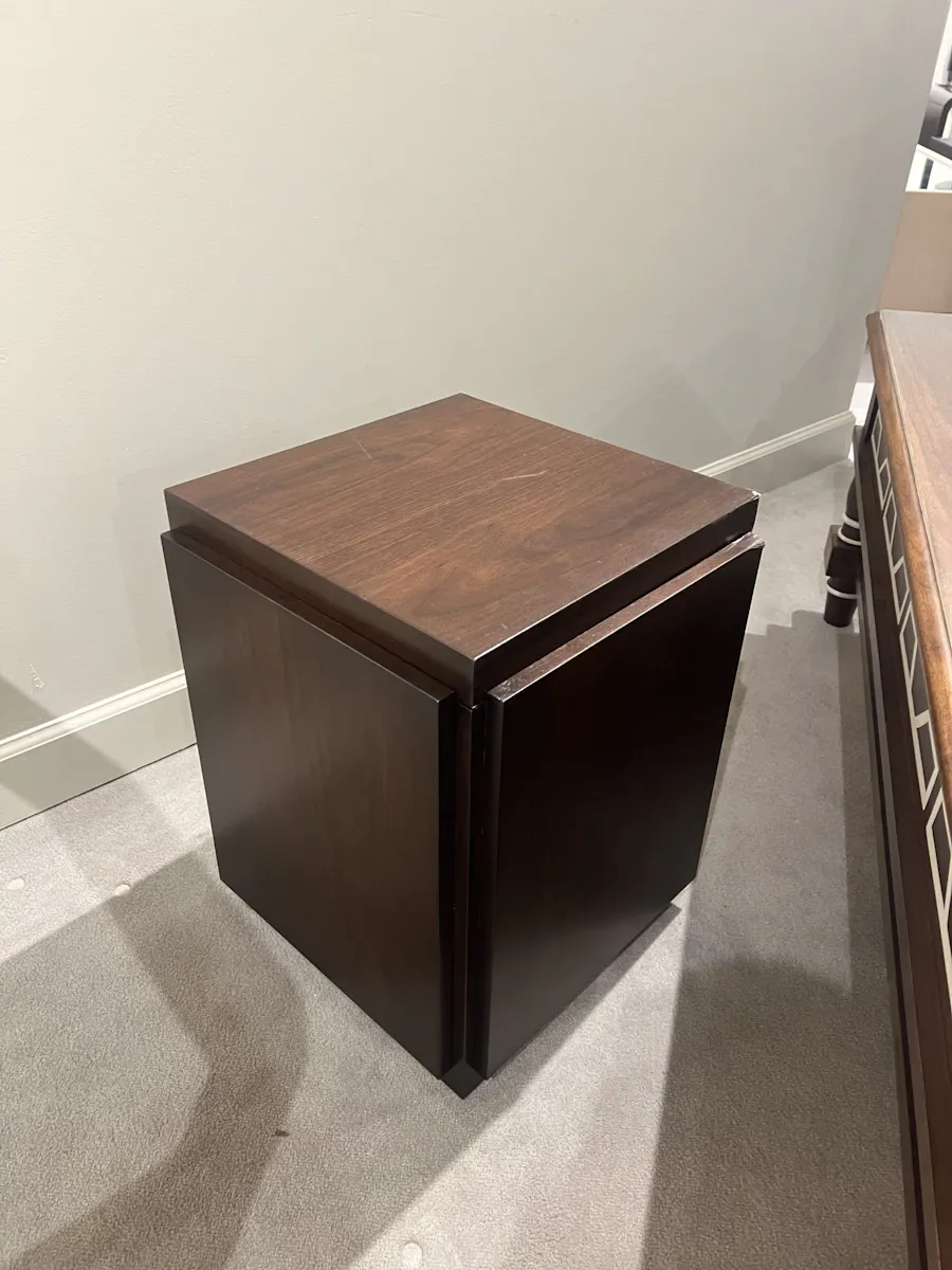 Century 33H-610-3 Bunching End Table Tribeca Century 33H-610-3 Bunching End Table Tribeca
