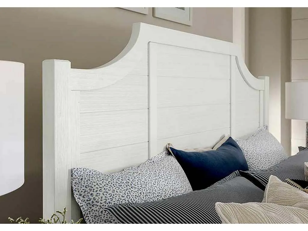 Artisan and Post 116-667-766-733-MS2 Maple Road Two-Tone King Scalloped Bed Soft White Artisan and Post 116-667-766-733-MS2 Maple Road Two-Tone King Scalloped Bed Soft White