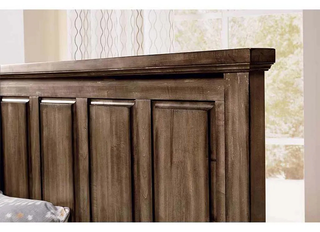 Artisan and Post 117-559-955-722 Maple Road Queen Mansion Bed with Low Profile Footboard Maple Syrup Artisan and Post 117-559-955-722 Maple Road Queen Mansion Bed with Low Profile Footboard Maple Syrup