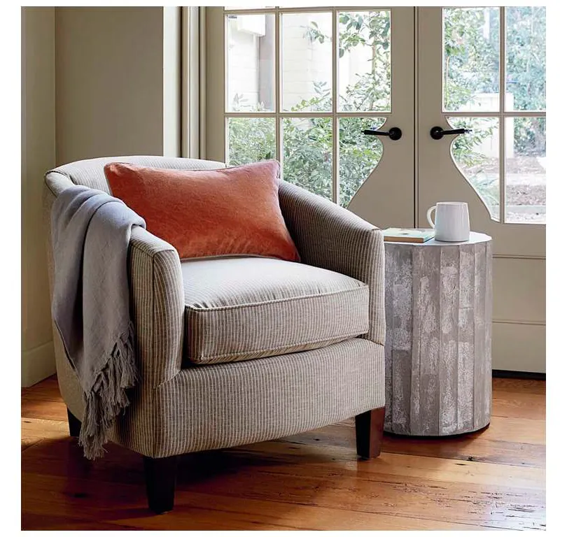Bassett 1110-02 Maxwell Accent Chair Bassett 1110-02 Maxwell Accent Chair