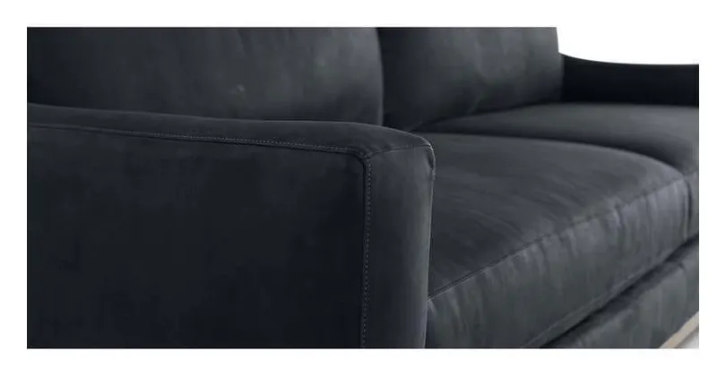 Bassett 3135-42L Sanford Leather Loveseat Bassett 3135-42L Sanford Leather Loveseat