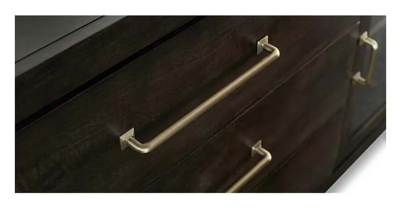 Bassett Furniture 4021-0352 BenchMade Fairfax Maple Sideboard Bassett Furniture 4021-0352 BenchMade Fairfax Maple Sideboard