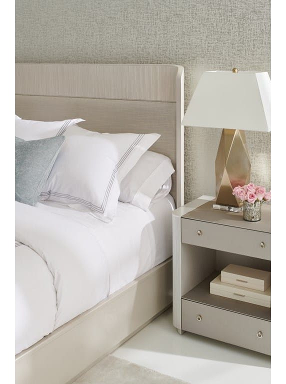 Caracole CLA-019-101 Fall In Love Queen Bed Caracole CLA-019-101 Fall In Love Queen Bed