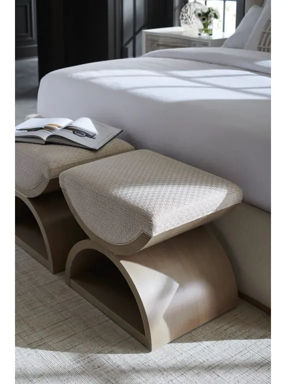 Caracole CLA-021-082 Caracole Classic Ottoman Caracole CLA-021-082 Caracole Classic Ottoman