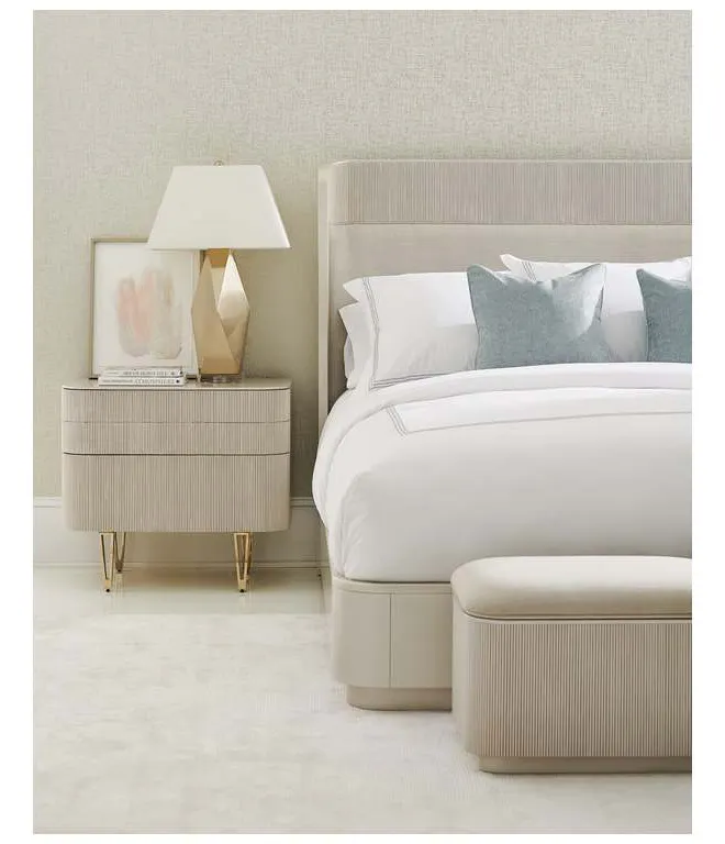 Caracole CLA-019-141 Fall In Love California King Bed Caracole CLA-019-141 Fall In Love California King Bed