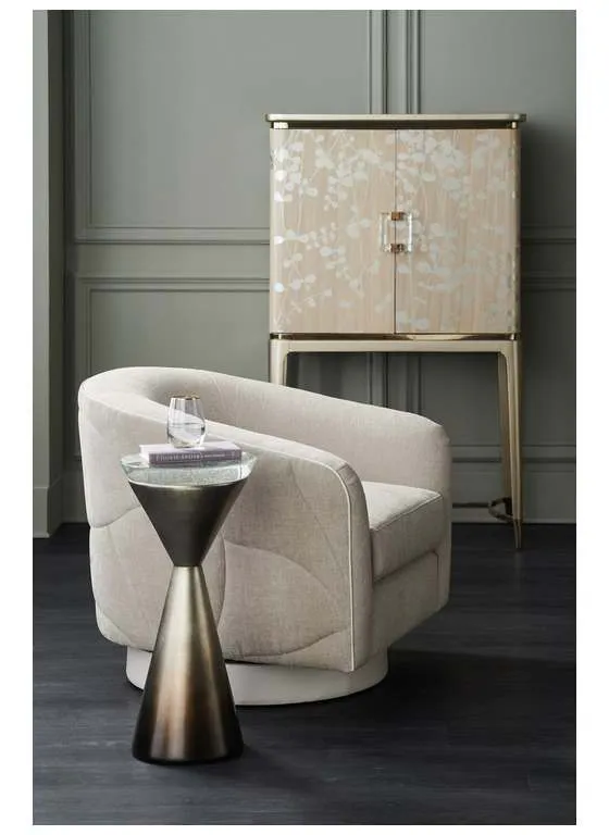 Caracole UPH-020-039-A Caracole Classic Fanciful Chair Caracole UPH-020-039-A Caracole Classic Fanciful Chair