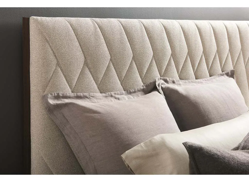 Caracole M023-417-121 Moderne Bed King Caracole M023-417-121 Moderne Bed King