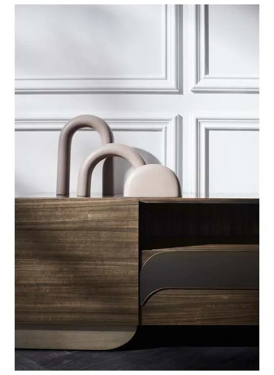 Caracole M131-421-531 La Moda Media Console Caracole M131-421-531 La Moda Media Console