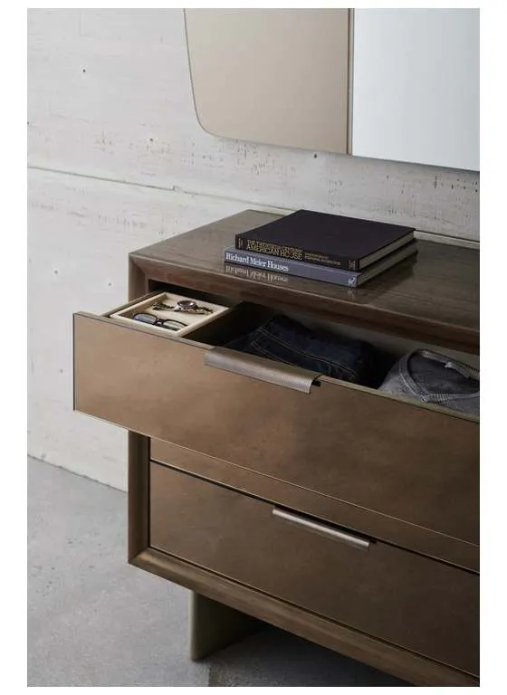 Caracole M133-421-011 La Moda Dresser Caracole M133-421-011 La Moda Dresser