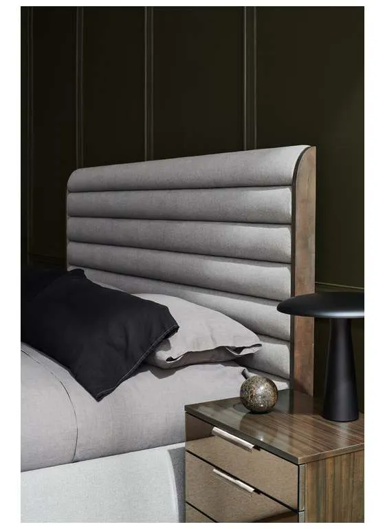 Caracole M133-421-064 La Moda Drawer Nightstand Caracole M133-421-064 La Moda Drawer Nightstand