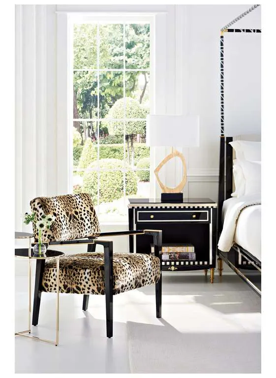 Caracole SGU-419-135-B Dauphine Chair Accent Chair Caracole SGU-419-135-B Dauphine Chair Accent Chair