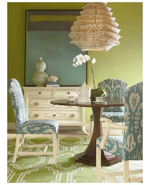 Century 599-305 Maire Louise Round Dining Table Century 599-305 Maire Louise Round Dining Table