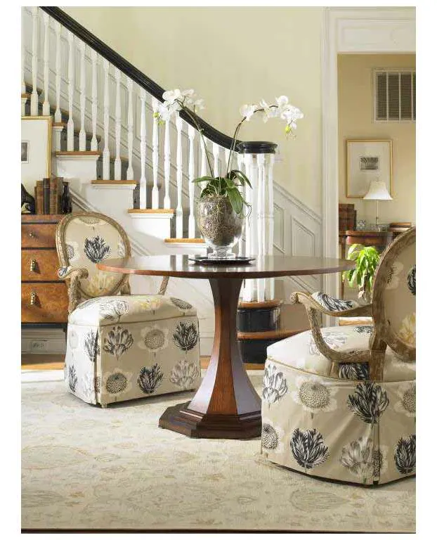 Century 599-305 Maire Louise Round Dining Table Century 599-305 Maire Louise Round Dining Table