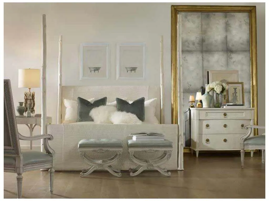 Century 719-136 Wildwood Upholstered Poster Bed Century 719-136 Wildwood Upholstered Poster Bed