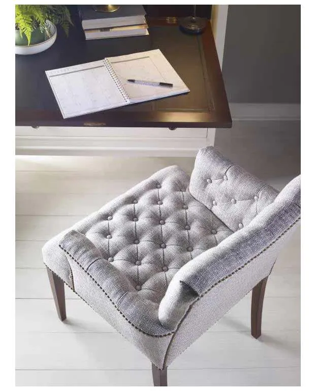 Century AE-LR-18261 Madison Chair Century AE-LR-18261 Madison Chair
