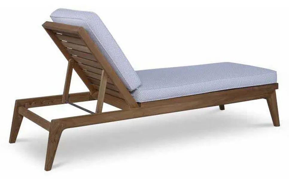 Century D43-70 West Bay Chaise Century D43-70 West Bay Chaise