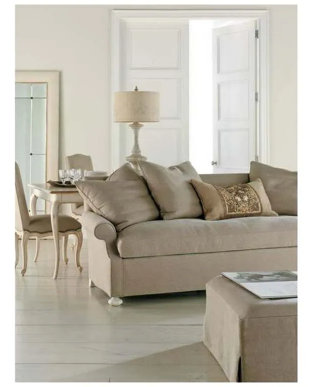 Hickory Chair HC4120-10 Serpentine Arm Sofa Hickory Chair HC4120-10 Serpentine Arm Sofa