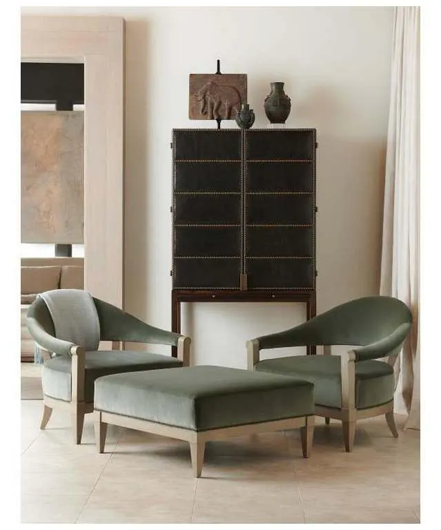 Hickory Chair HC7218-22 Crescent Chair Hickory Chair HC7218-22 Crescent Chair