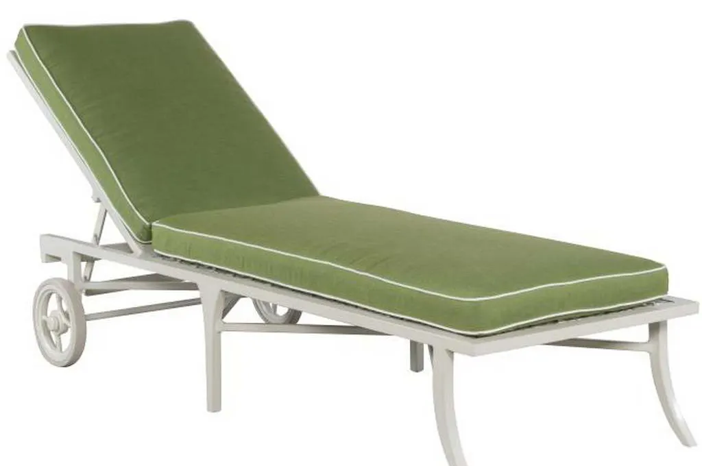 Hickory Chair HCD8900-37-W Haret Chaise Cloud White Hickory Chair HCD8900-37-W Haret Chaise Cloud White