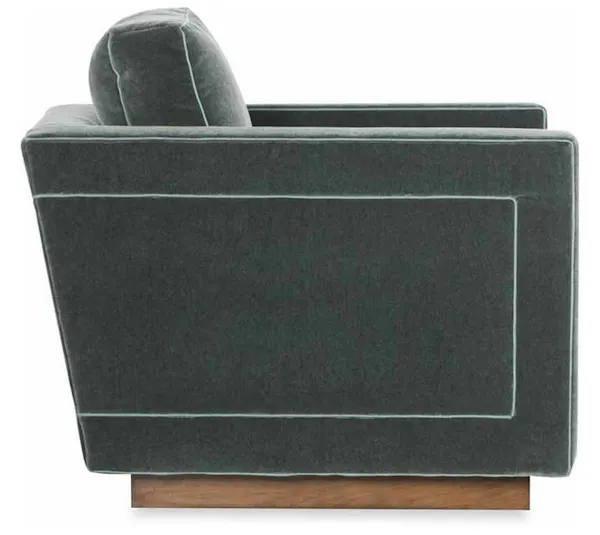 Highland House 1345SW Weezie Swivel Chair Highland House 1345SW Weezie Swivel Chair
