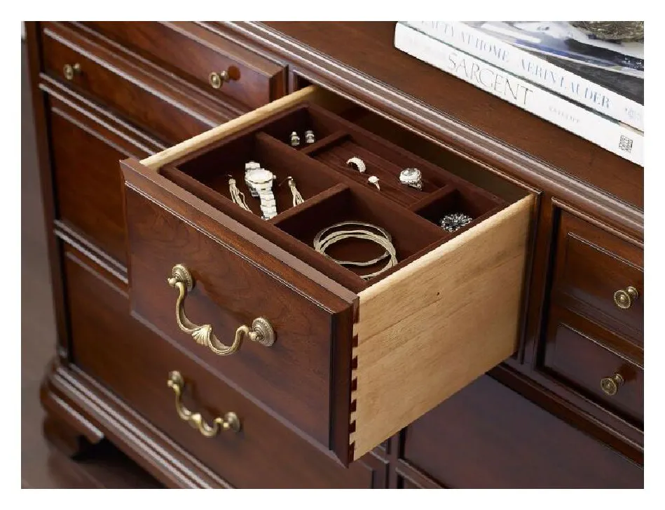 Kincaid 607-131 Hadleigh Bureau Kincaid 607-131 Hadleigh Bureau