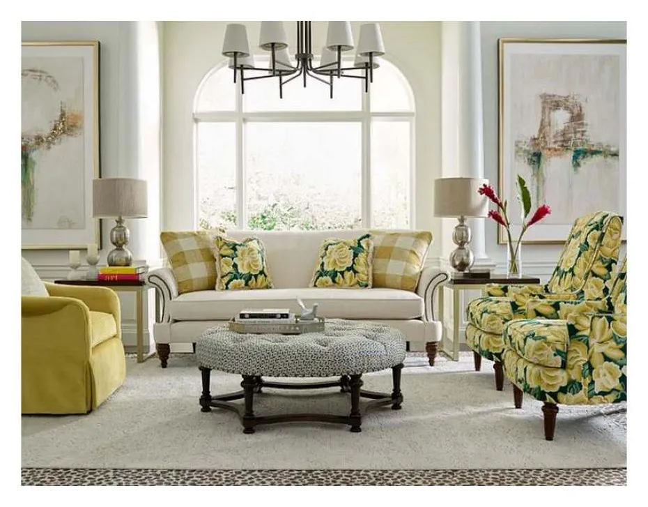Kincaid UPH-667-76 Windsor Sofa Bench Seat Kincaid UPH-667-76 Windsor Sofa Bench Seat