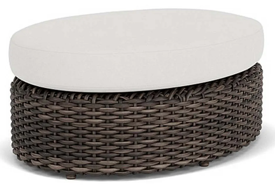 Lloyd Flanders 241027 Largo Oval Ottoman Lloyd Flanders 241027 Largo Oval Ottoman