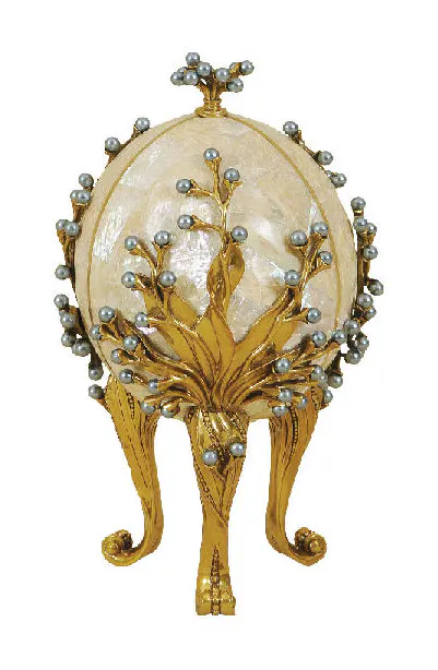 Maitland Smith 8160-10 Carl Egg On Stand Maitland Smith 8160-10 Carl Egg On Stand