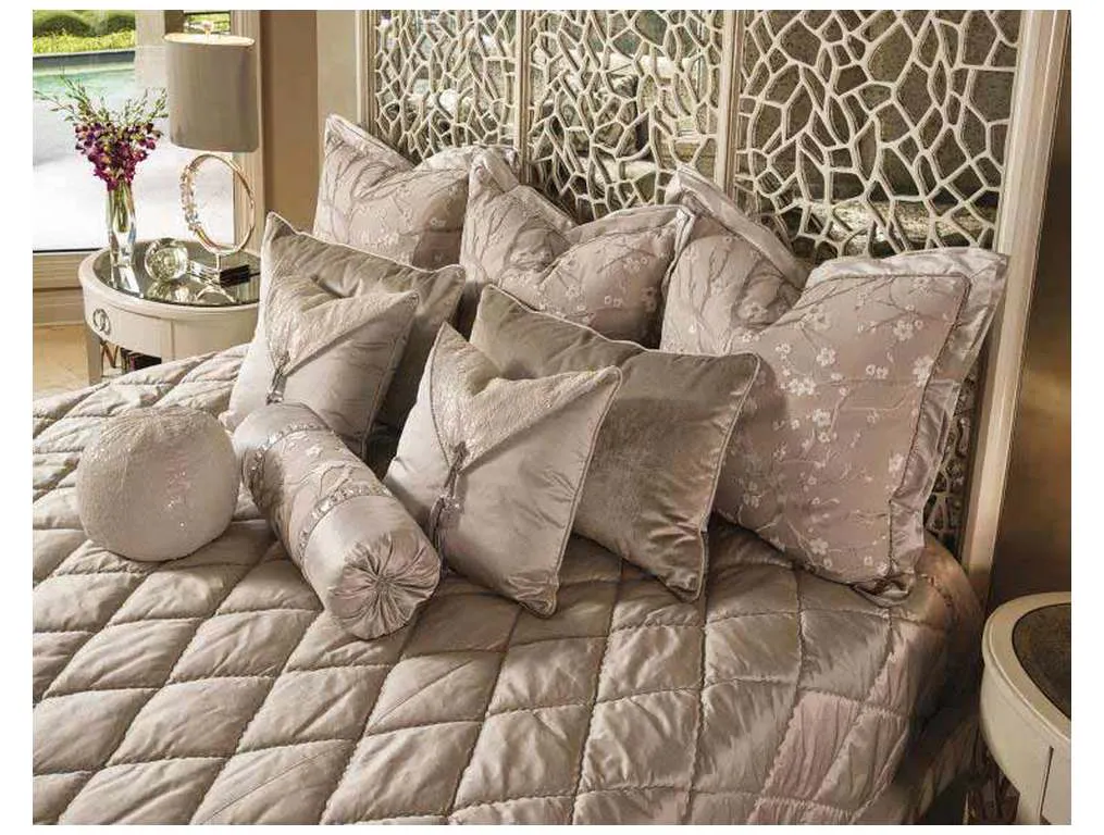 Maitland Smith 88-0411 Sovereign Bolero King Panel Bed Maitland Smith 88-0411 Sovereign Bolero King Panel Bed