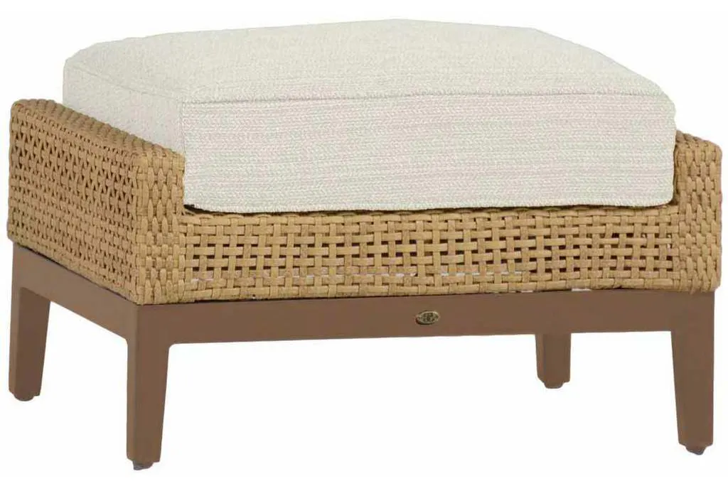 Summer Classics 4233 Peninsula Ottoman Summer Classics 4233 Peninsula Ottoman