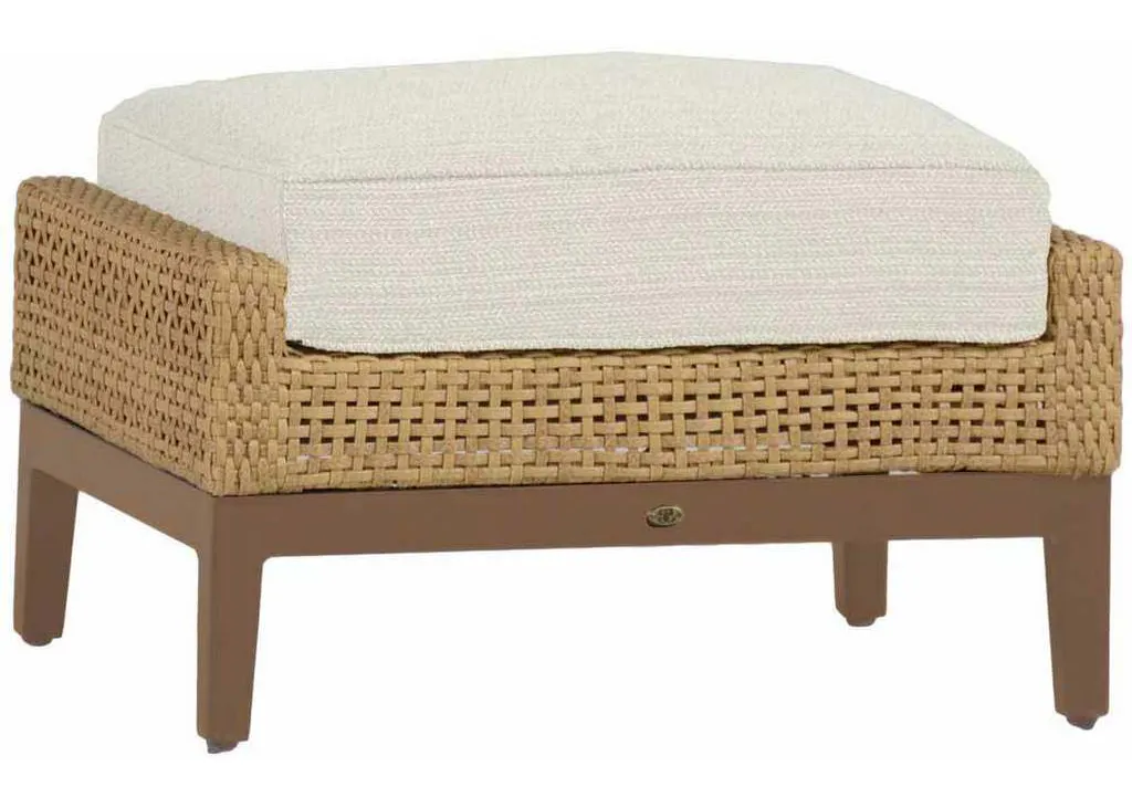 Summer Classics 4233 Peninsula Ottoman Summer Classics 4233 Peninsula Ottoman