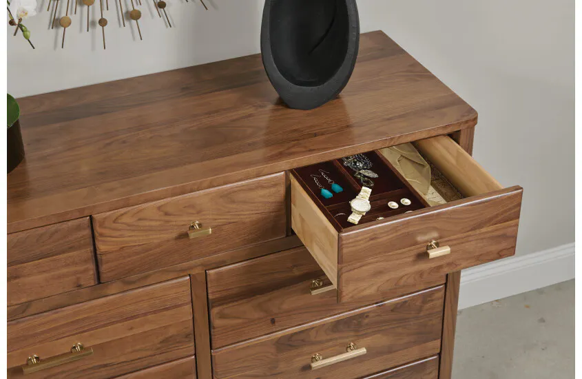 Kincaid Furniture 315-131 Flat Top Nine Drawer Dresser Kincaid Furniture 315-131 Flat Top Nine Drawer Dresser