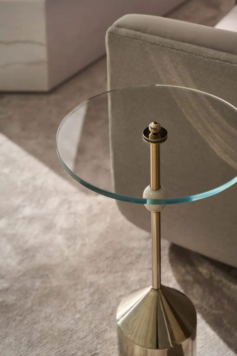 Caracole CLA-023-422 Alpha Spot Table Caracole CLA-023-422 Alpha Spot Table