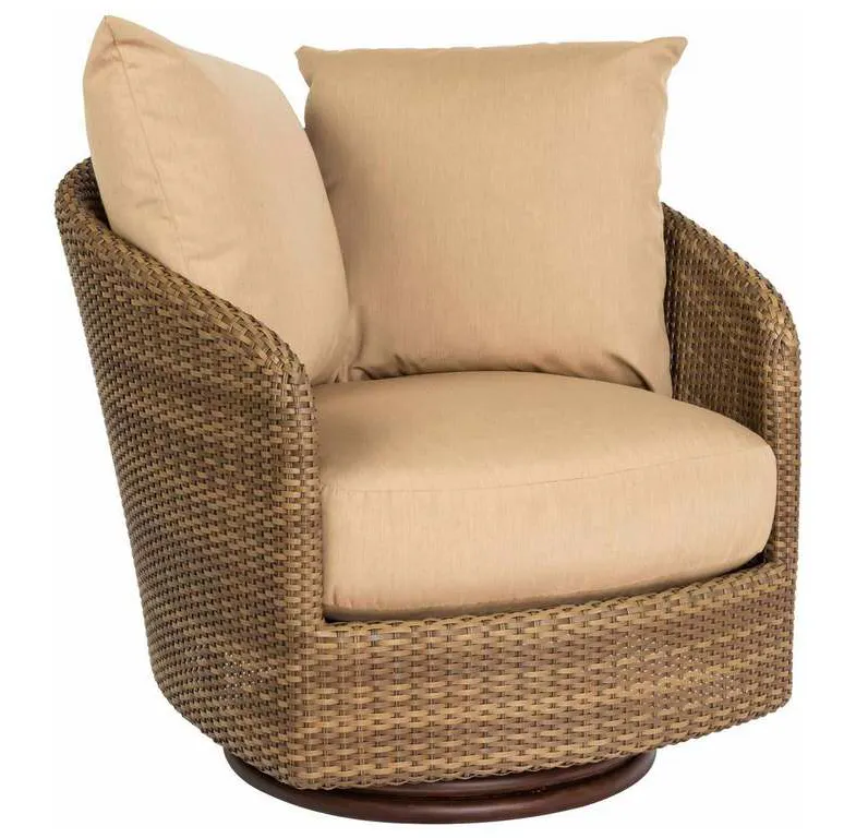 Woodard S507015 Saddleback Swivel Lounge Chair Woodard S507015 Saddleback Swivel Lounge Chair