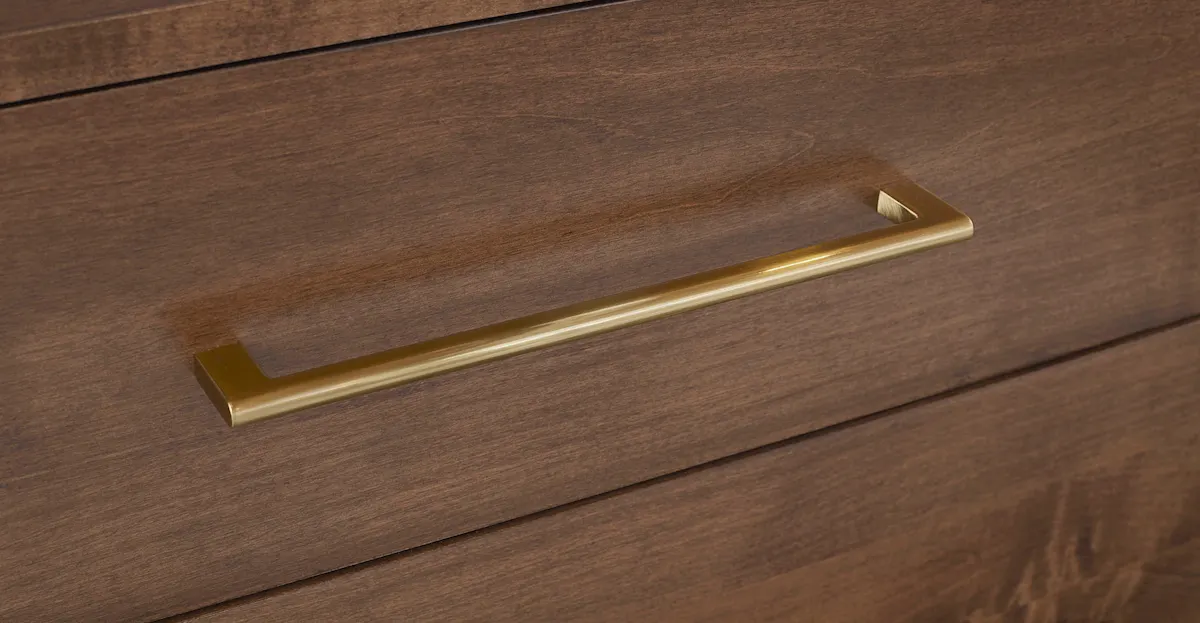 Bassett Furniture 2128-0251-CBBRPULL Parkway Chest Bassett Furniture 2128-0251-CBBRPULL Parkway Chest