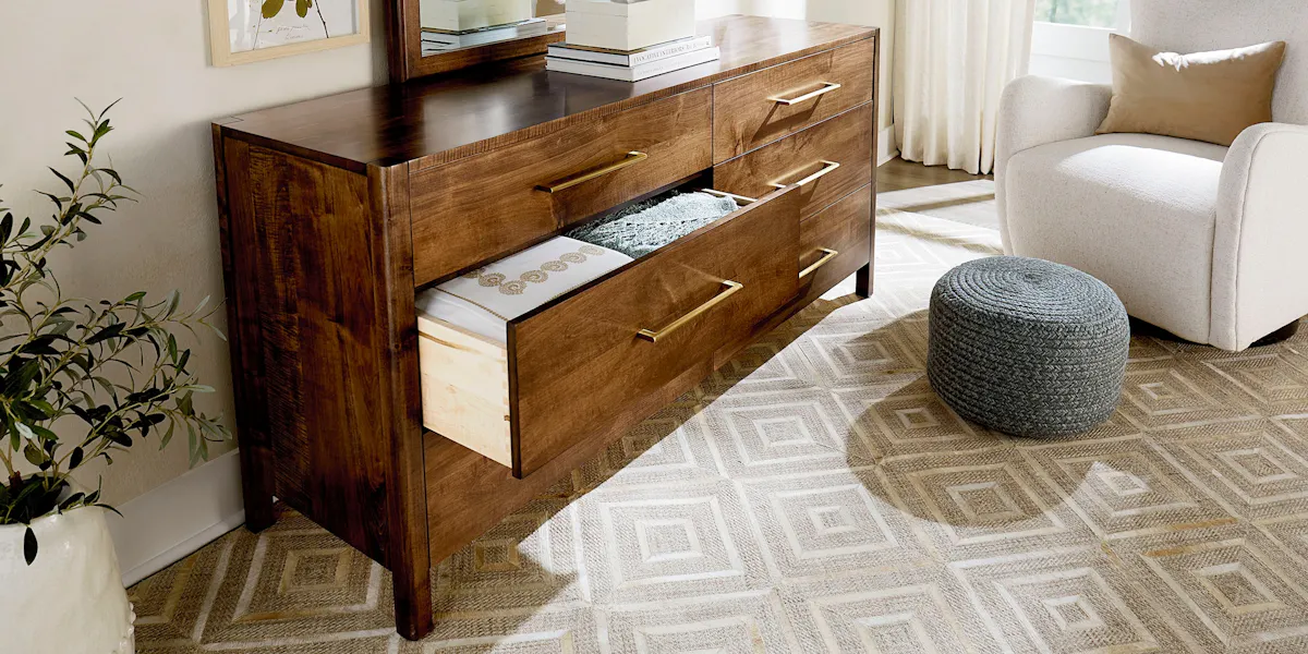 Bassett Furniture 2128-0237-CBBRPULL Parkway Dresser Bassett Furniture 2128-0237-CBBRPULL Parkway Dresser