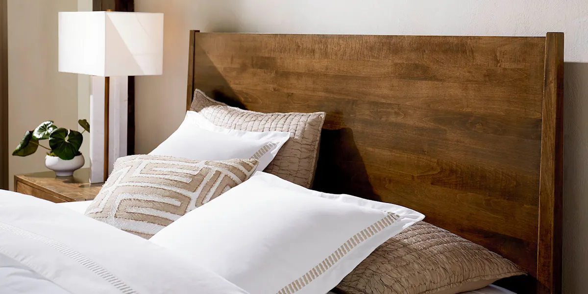 Bassett Furniture 2128-K179 Parkway Cal King Panel Bed Bassett Furniture 2128-K179 Parkway Cal King Panel Bed