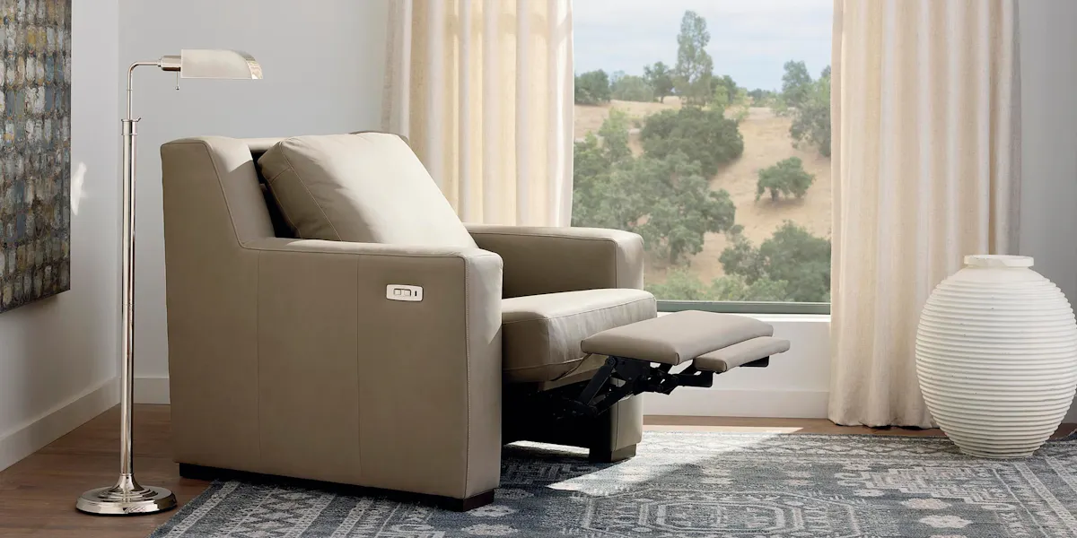 Bassett Furniture 2900-12ML Somers Leather Reclining Chair Bassett Furniture 2900-12ML Somers Leather Reclining Chair