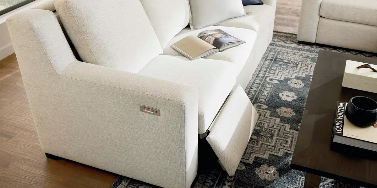 Bassett Furniture 2900-42M Somers Reclining Sofa Bassett Furniture 2900-42M Somers Reclining Sofa