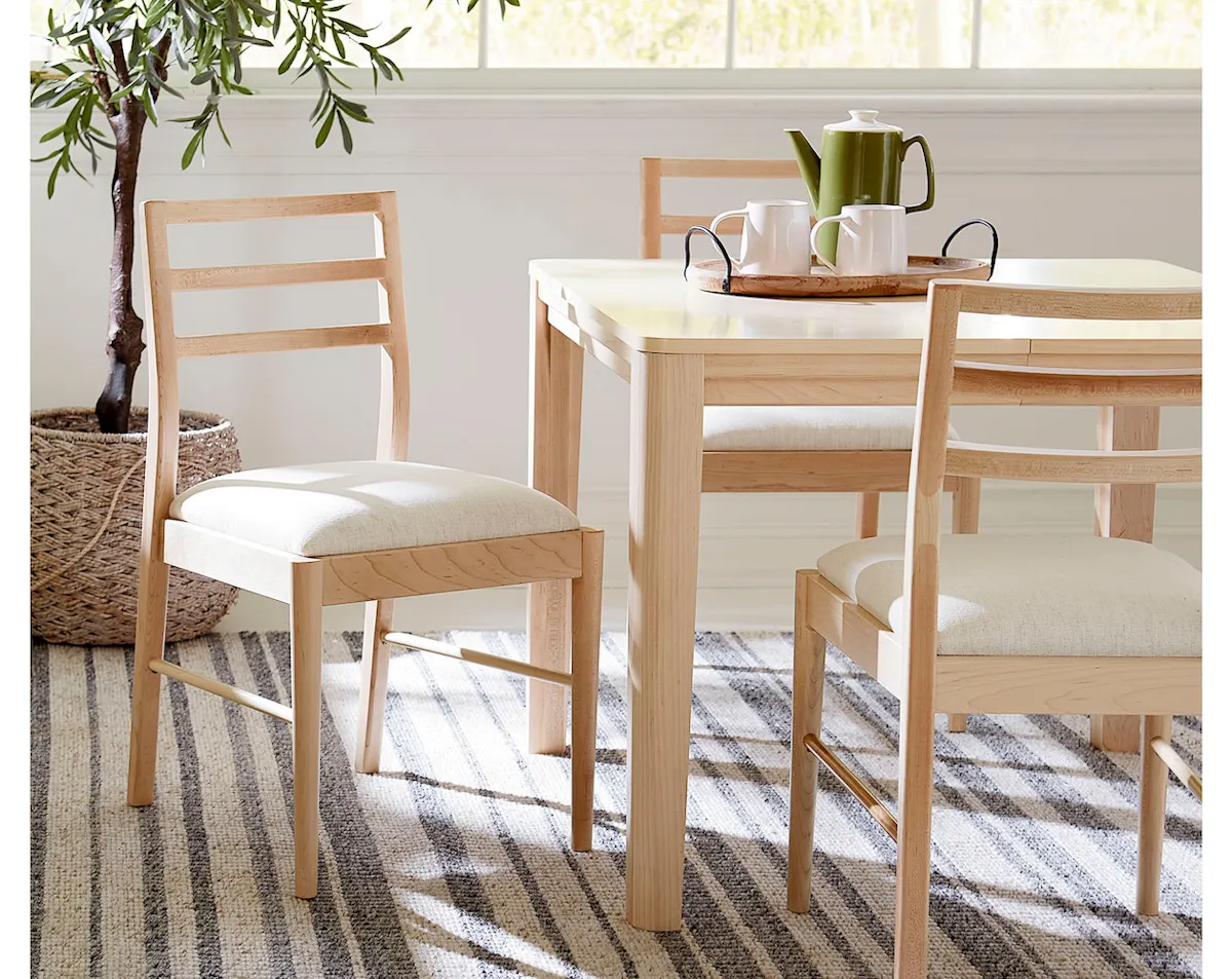 Bassett Furniture 4025-3838C1L Dandridge Square Dining Table with Leaf Bassett Furniture 4025-3838C1L Dandridge Square Dining Table with Leaf