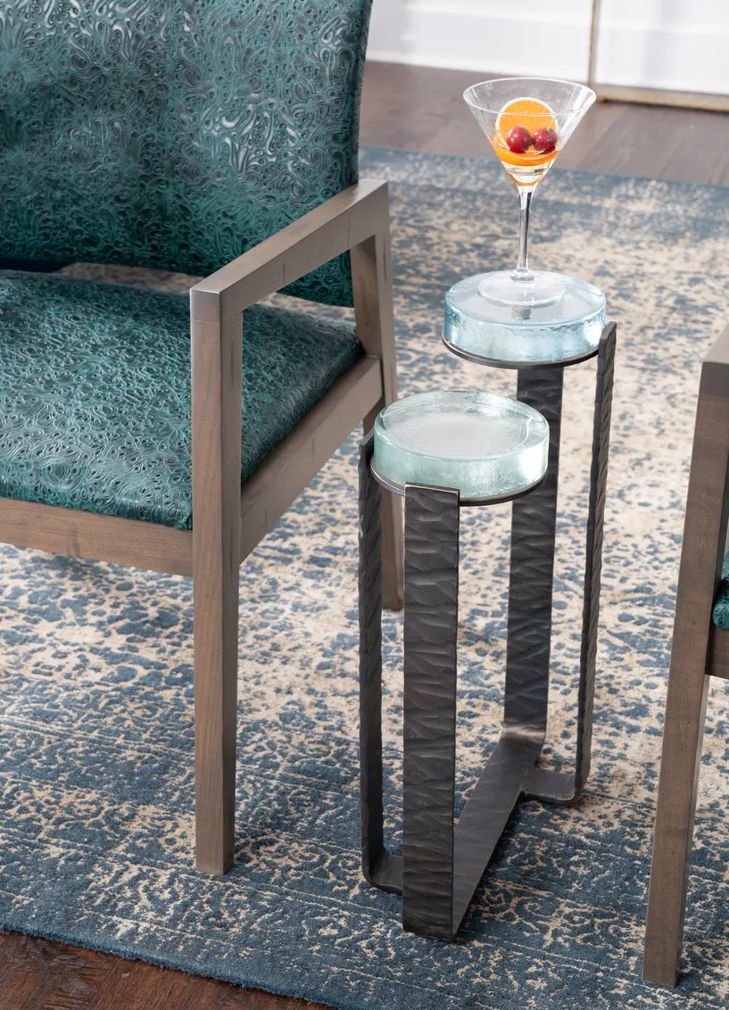 Charleston Forge 7145 Underwood Small Drink Table Charleston Forge 7145 Underwood Small Drink Table