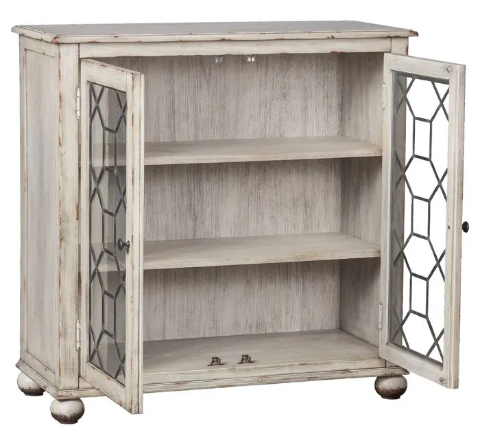 Fairfield Furniture 8123-17 Harborside Sideboard Fairfield Furniture 8123-17 Harborside Sideboard