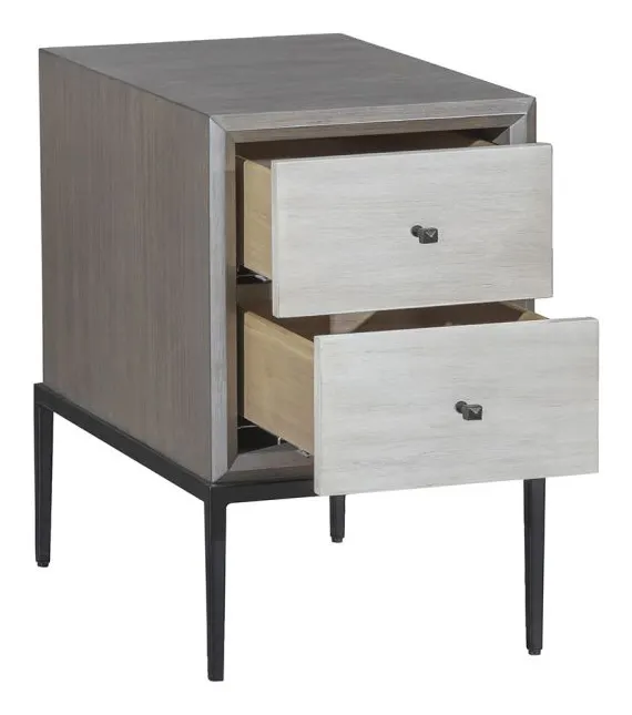 Fairfield Furniture 8189-CC Expedition End Table Fairfield Furniture 8189-CC Expedition End Table