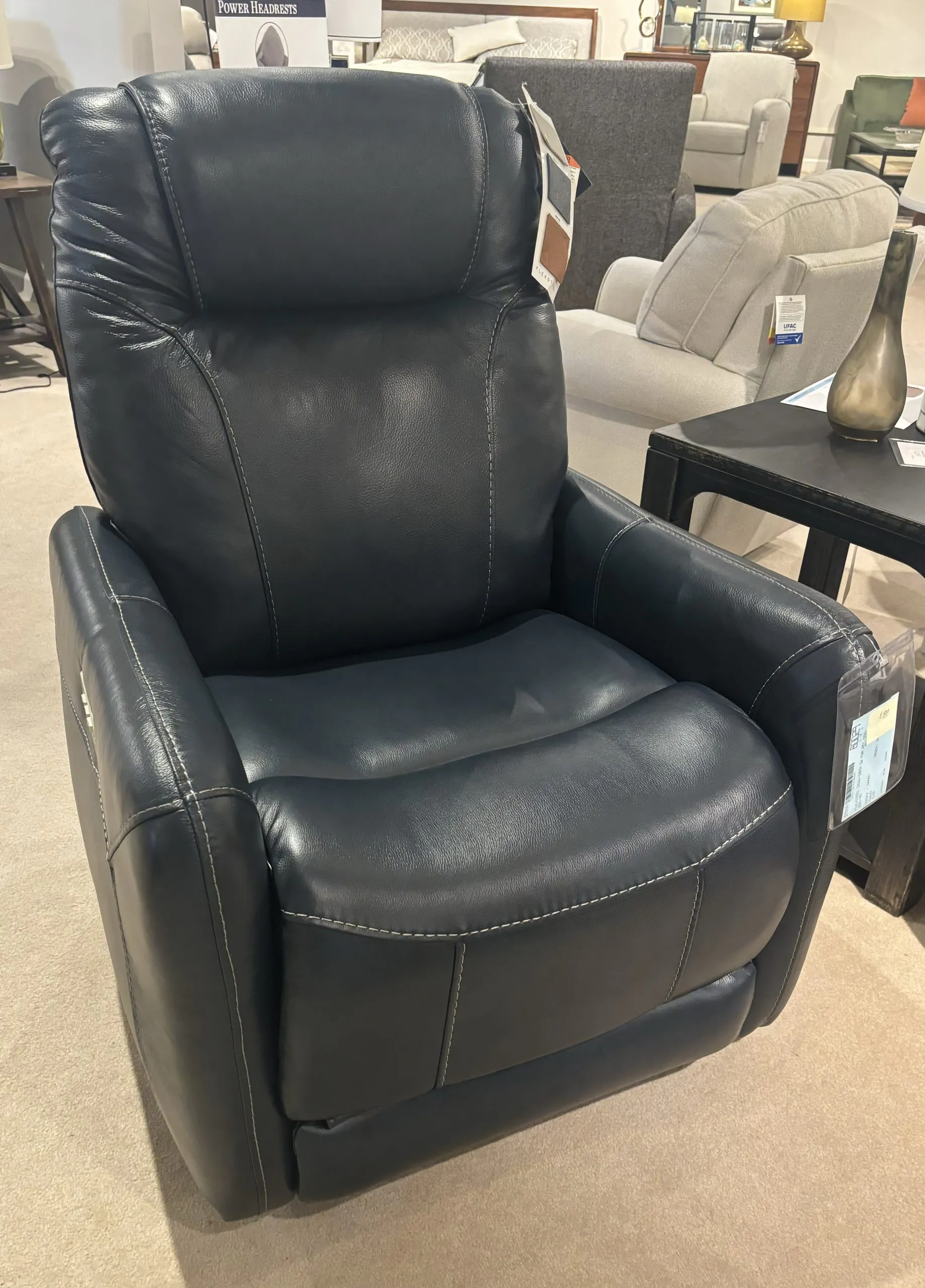 Flexsteel 1514-52PH Degree Swivel Power Recliner