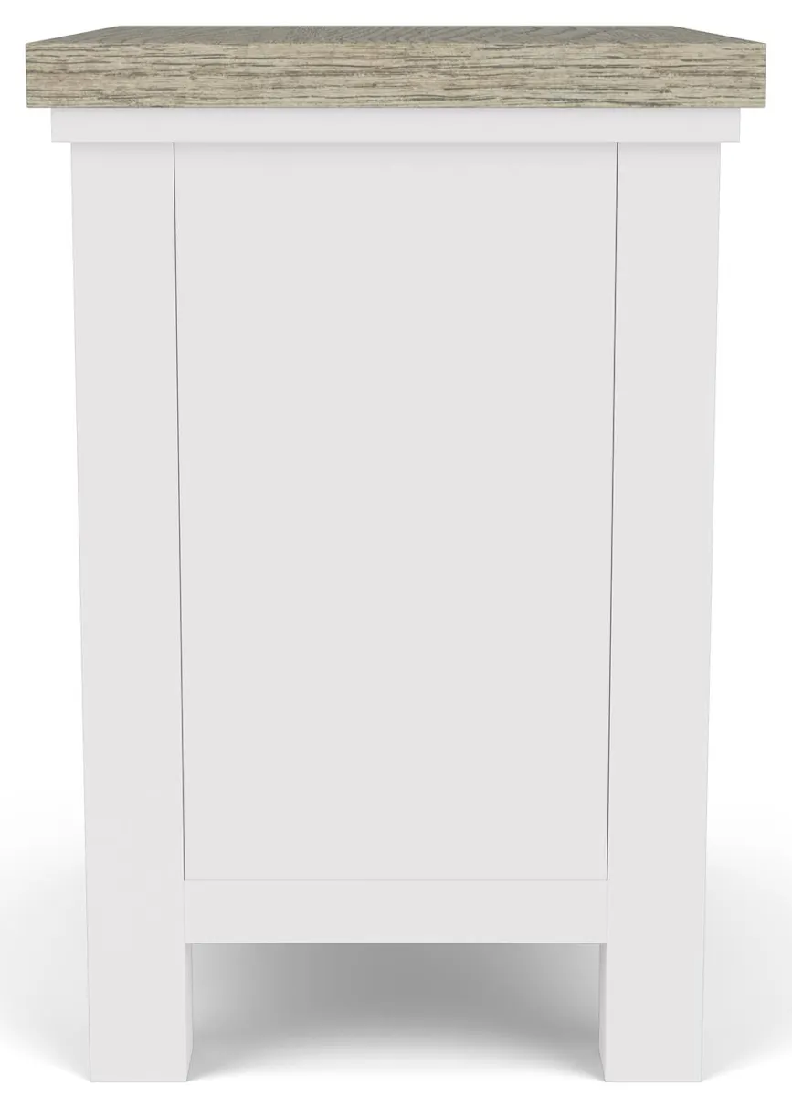 Riverside Furniture 37212 Cora Chairside Table Riverside Furniture 37212 Cora Chairside Table