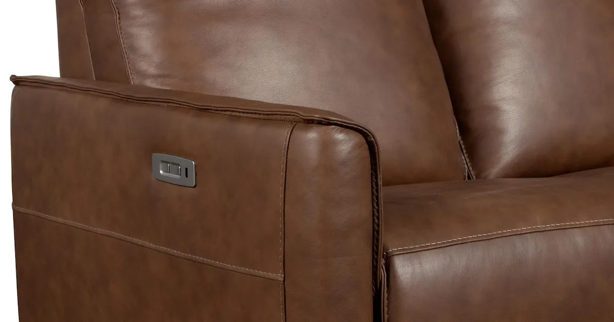 Bassett Furniture 3662-P62C Everett Leather Reclining Sofa Bassett Furniture 3662-P62C Everett Leather Reclining Sofa