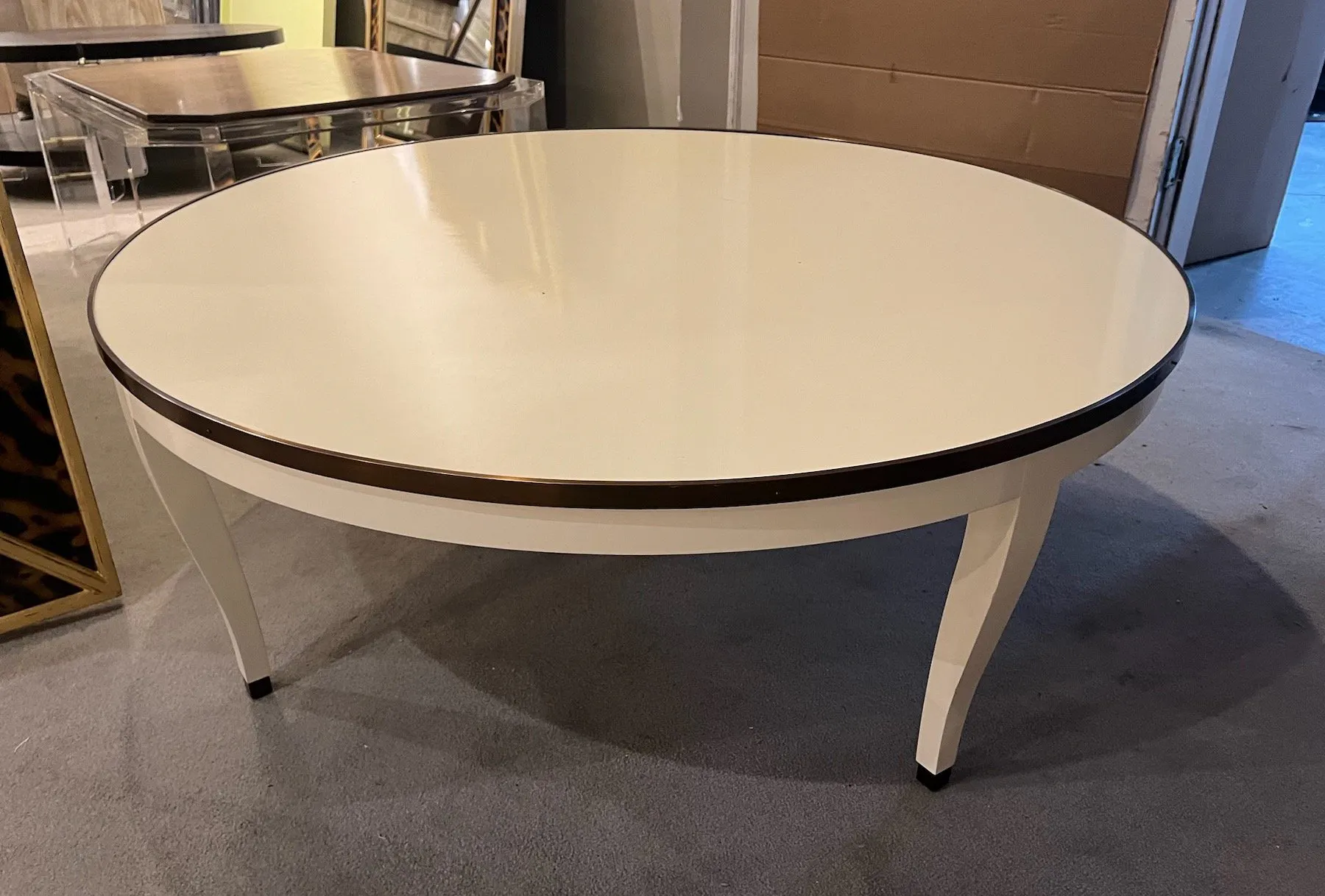 Highland House HH19-615 Dawson Round Cocktail Table