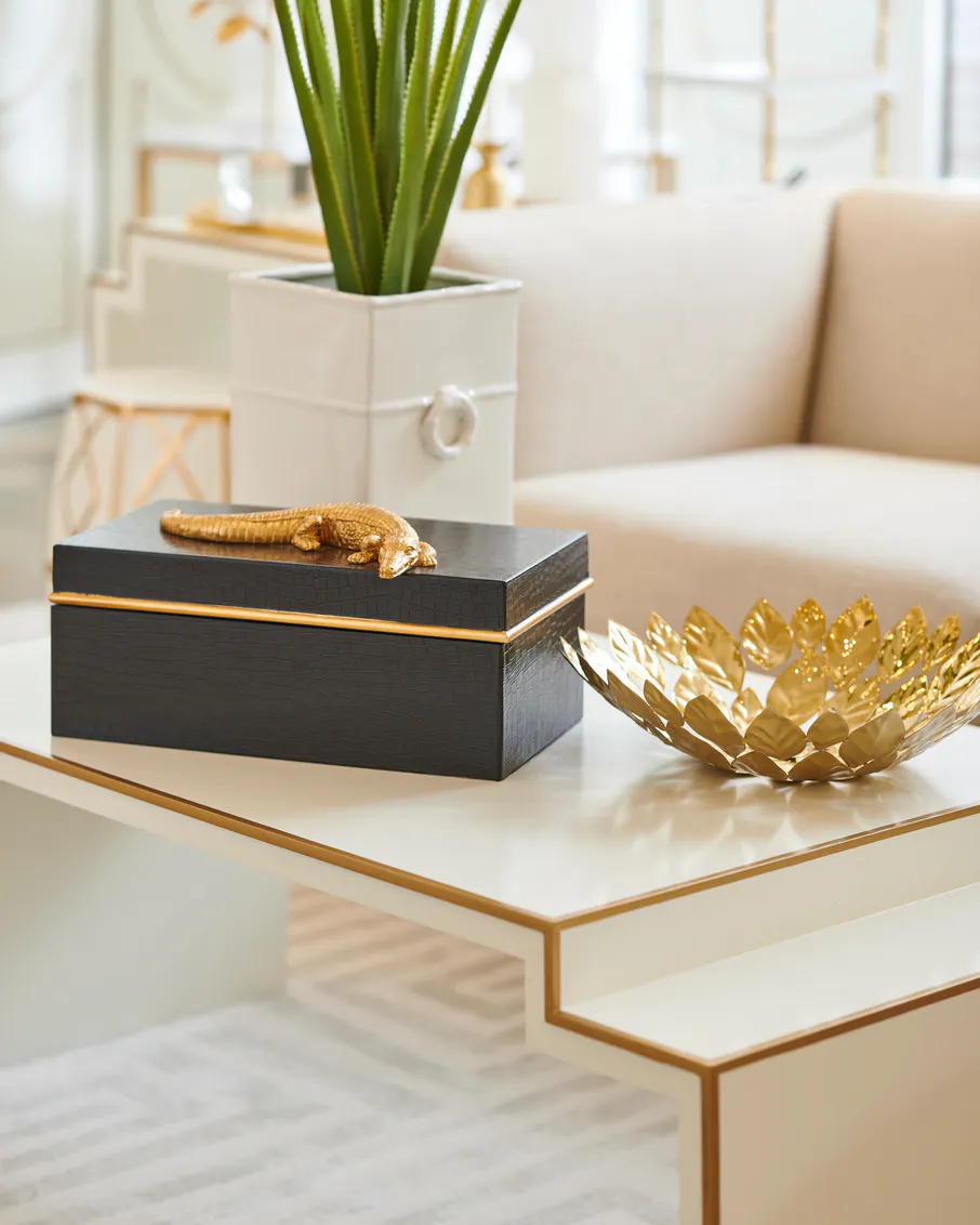 Chelsea House 383820 Chatsworth Table Cream Chelsea House 383820 Chatsworth Table Cream