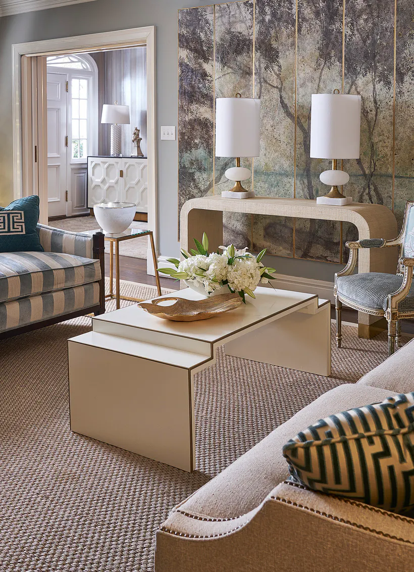 Chelsea House 383820 Chatsworth Table Cream Chelsea House 383820 Chatsworth Table Cream