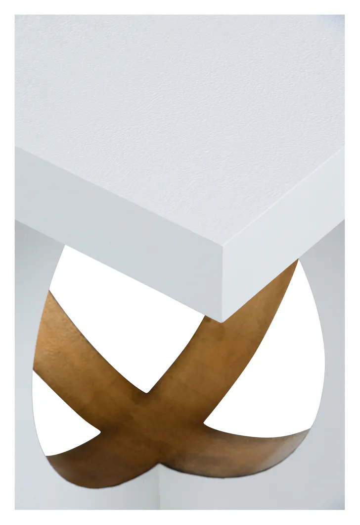Chelsea House 385354 Swoop Side Table - White Chelsea House 385354 Swoop Side Table - White